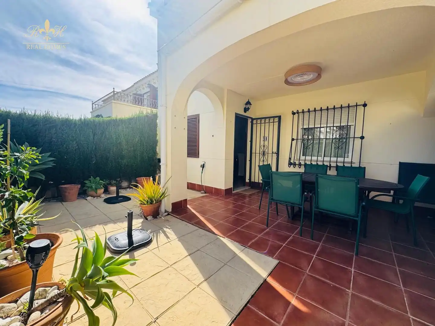 Vista exterior de Casa adosada de alquiler en Altea con Aire acondicionado, Terraza y Piscina