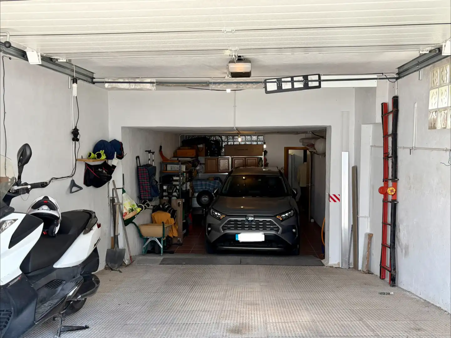 Parking de Casa o chalet en venta en Albolote con Aire acondicionado, Calefacción y Jardín privado