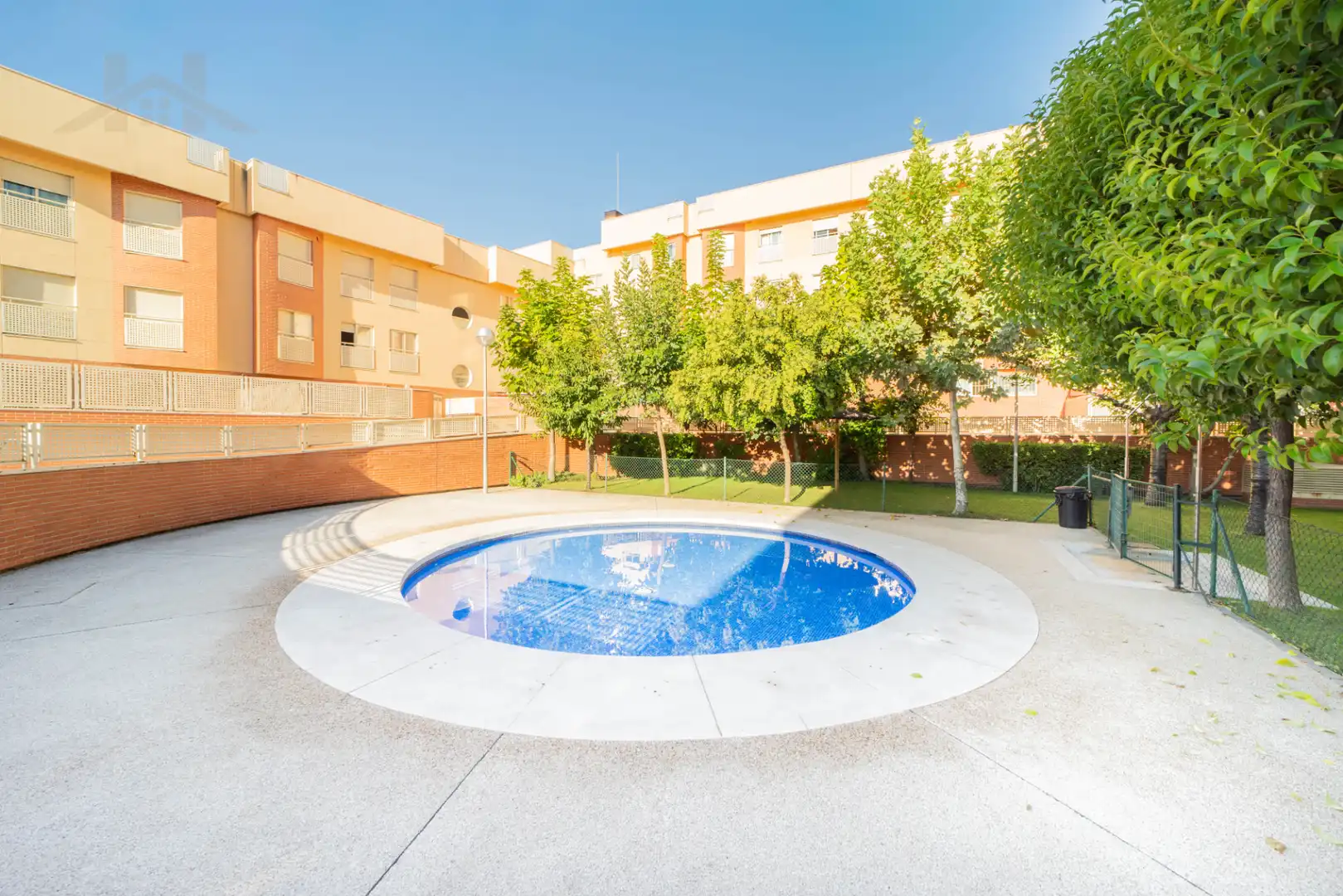 Schwimmbecken von Erdgeschoss zum Verkauf in Arroyomolinos (Madrid) mit Klimaanlage, Heizung und Privatgarten
