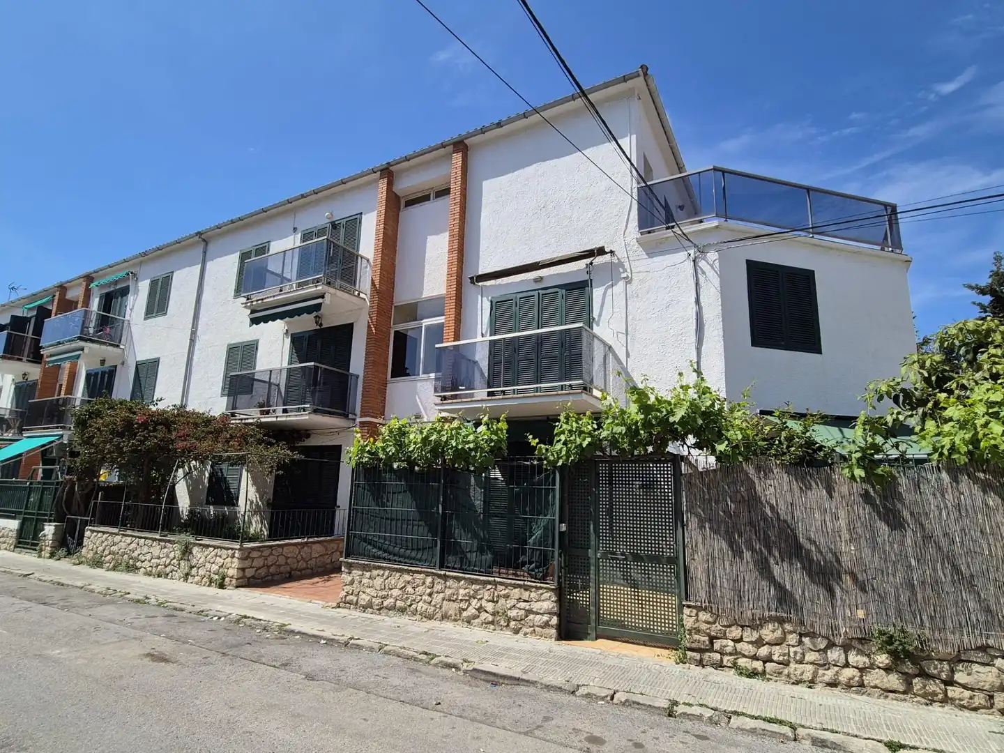 Vista exterior de Piso en venta en El Vendrell con Terraza