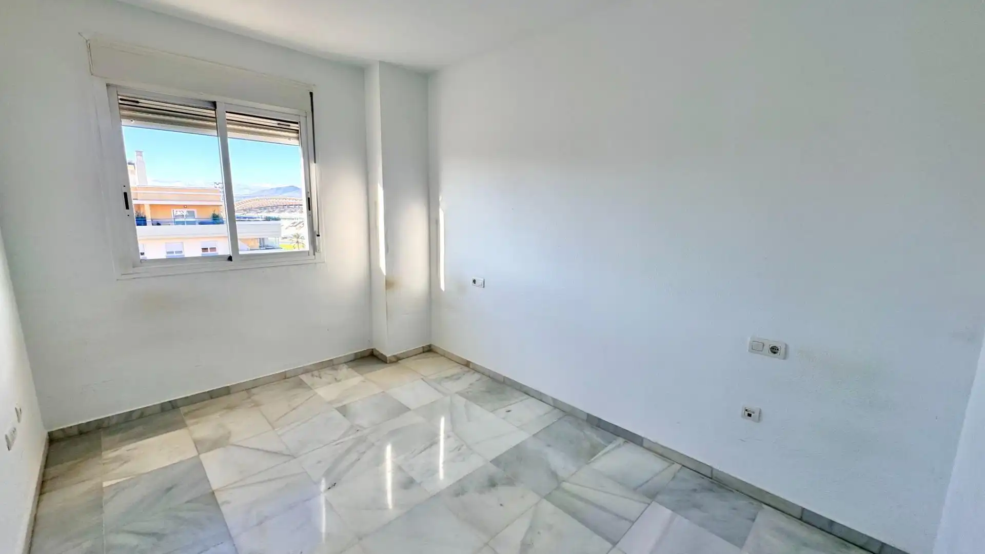 Schlafzimmer von Dachboden zur Miete in Málaga mit Klimaanlage, Heizung und Terrasse