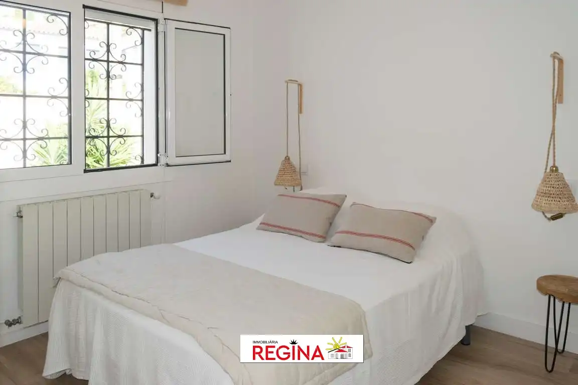 Chalet con piscina en venta en Carrer Pinedes, imagen 15