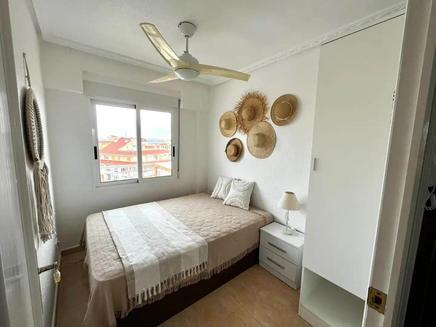 Bedroom of Apartments for rent in Torrevieja  with Air Conditioner, Private garden and Terrace