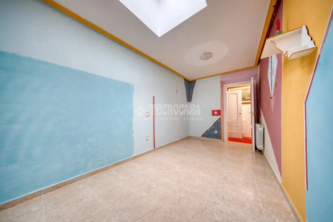 Casa adosada en venta en Venta de Baños