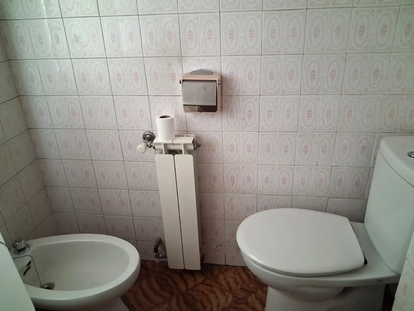 Bathroom of Flat for sale in Zaragoza  with Heating, Terrace and Storage room