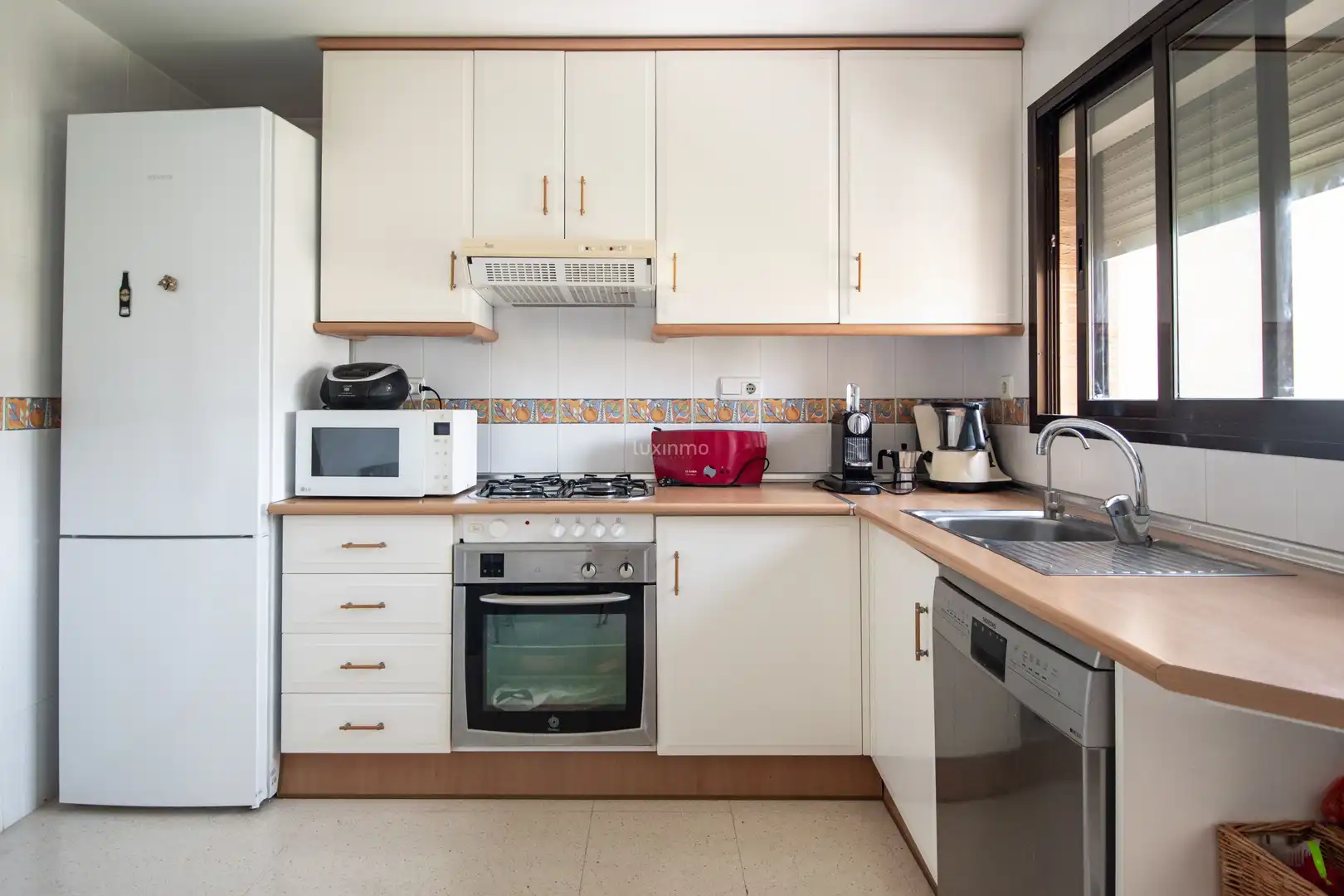 Kitchen of Flat for sale in Benidorm  with Air Conditioner, Private garden and Community pool