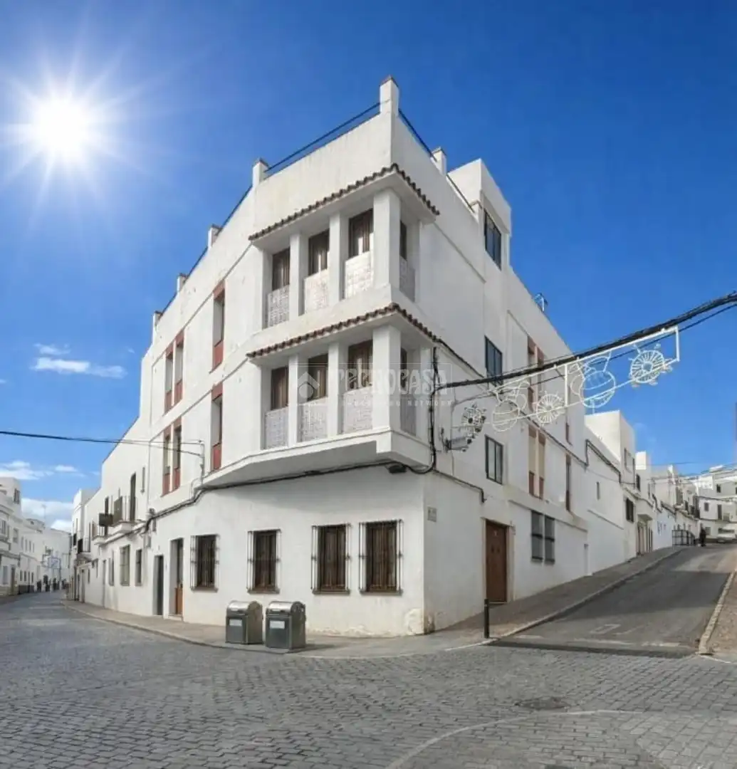 Vista exterior de Àtic en venda en Conil de la Frontera amb Terrassa i Balcó