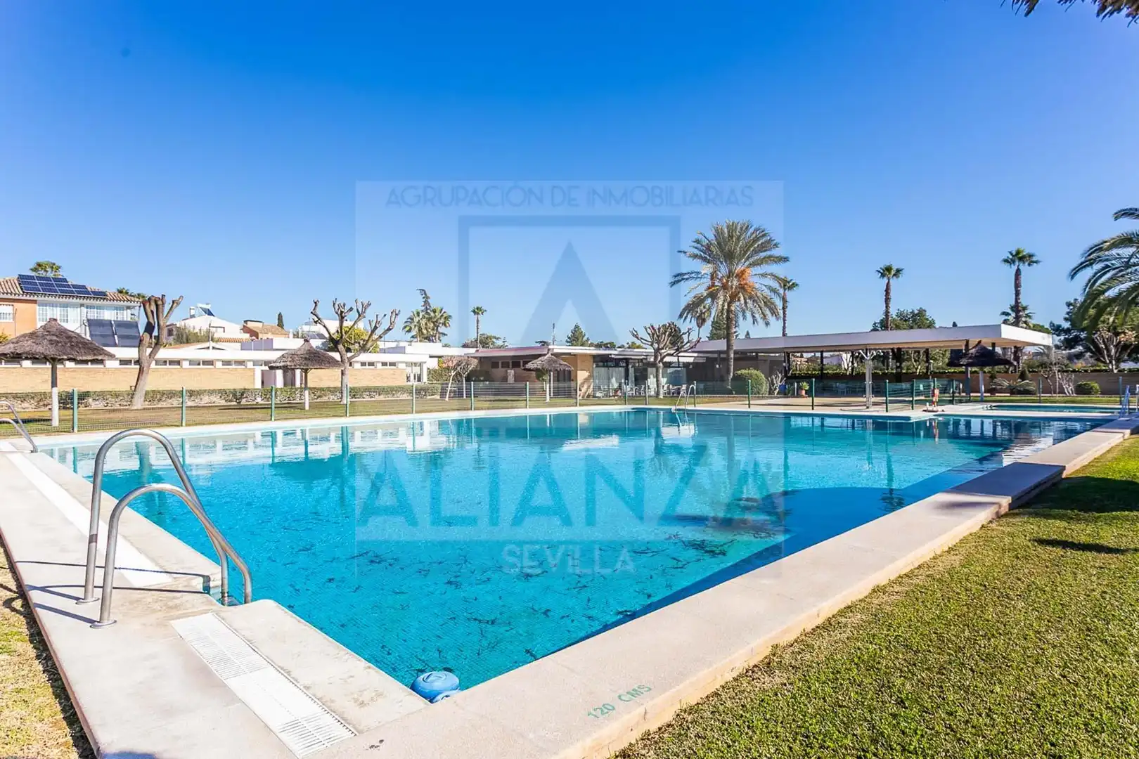 Swimming pool of Houses for sale in Valencina de la Concepción  with Air Conditioner, Private garden and Community pool