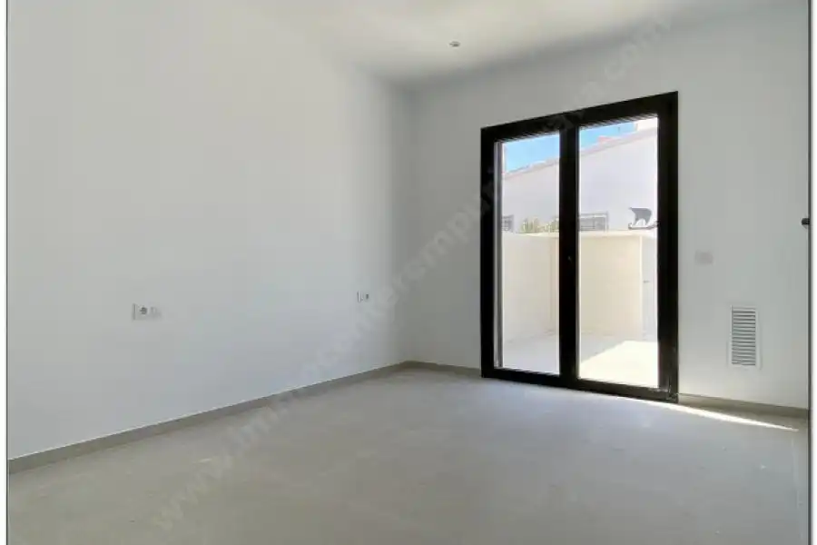 Villa zum Verkauf in Requesens, imagen 2