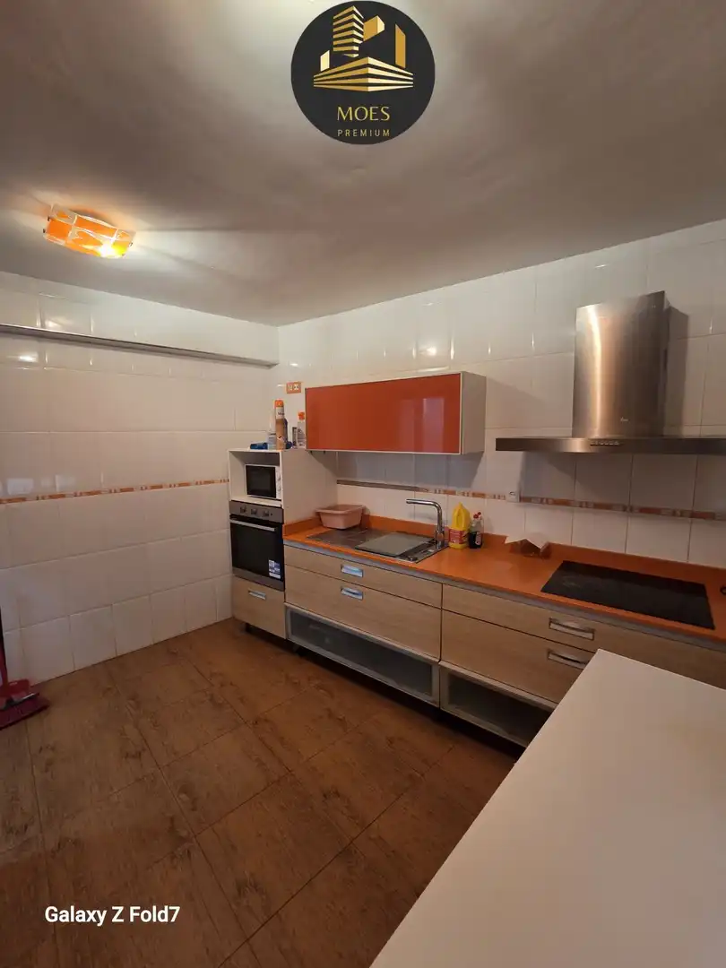 Cuina de Casa o xalet en venda en Jaén amb Aire condicionat, Calefacció i Terrassa