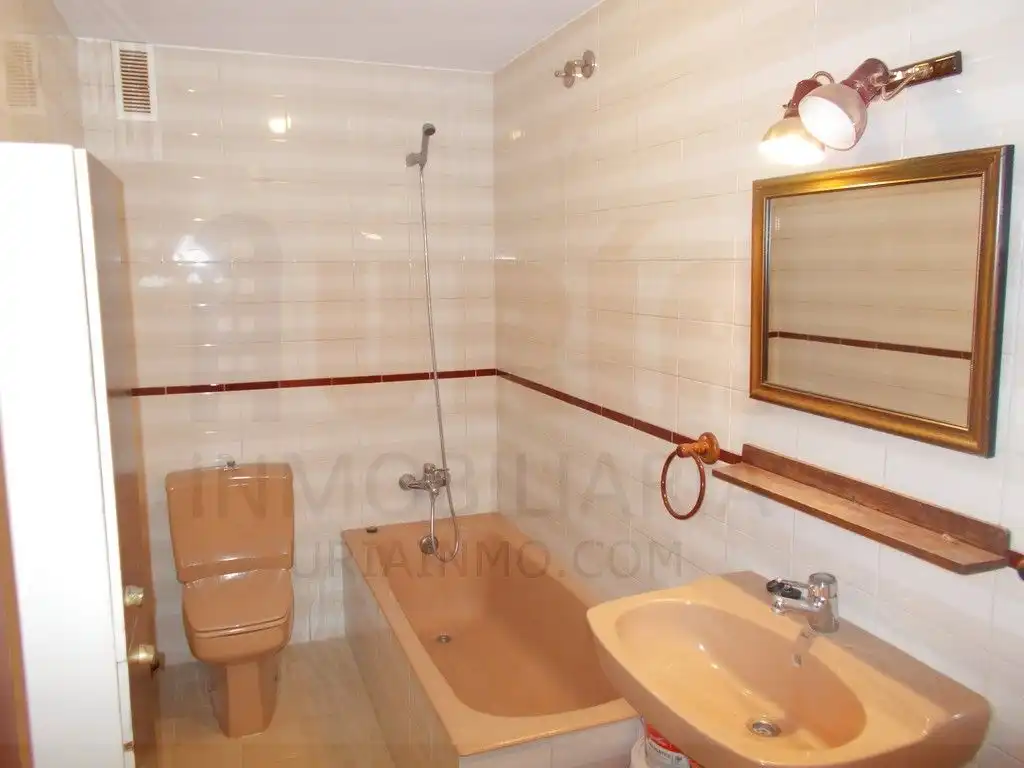 Baño de Apartamento de alquiler en Centro - Casco Histórico