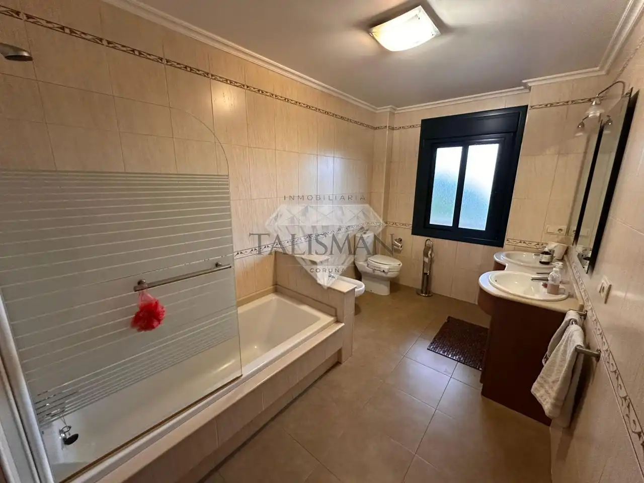 Bathroom of Houses for sale in Marín  with Heating, Private garden and Parquet flooring