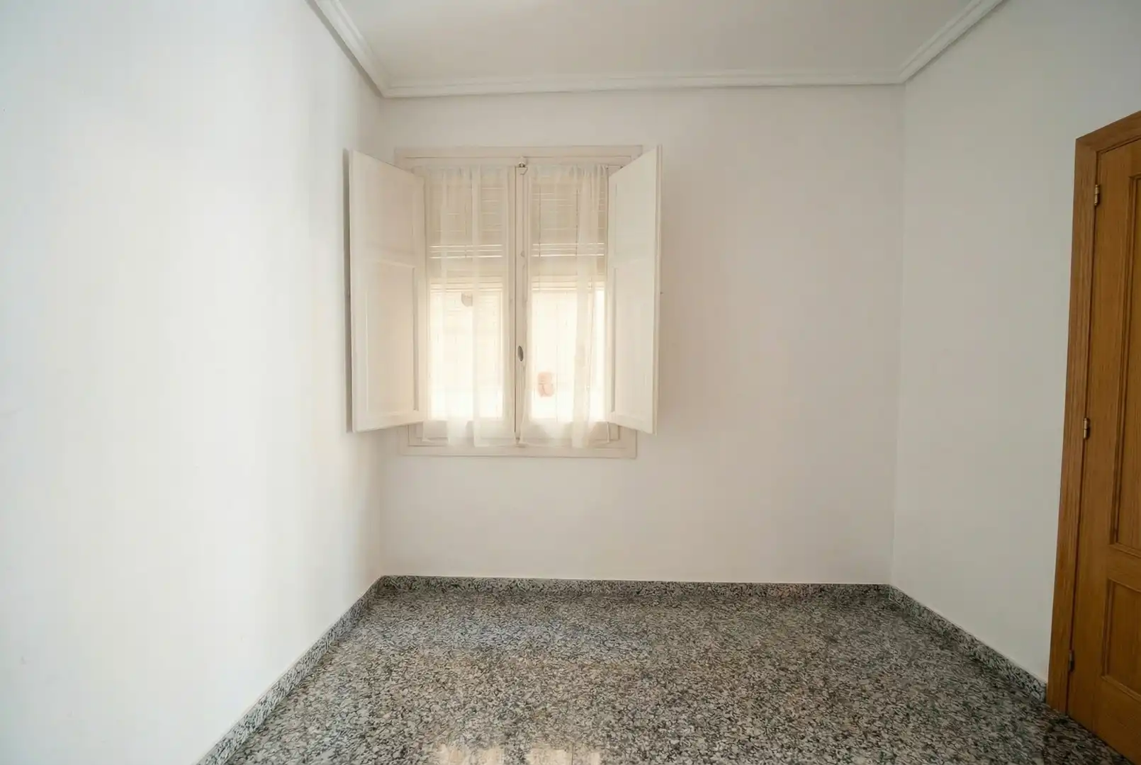 Schlafzimmer von Wohnung zum Verkauf in Valencia mit Klimaanlage, Privatgarten und Abstellraum