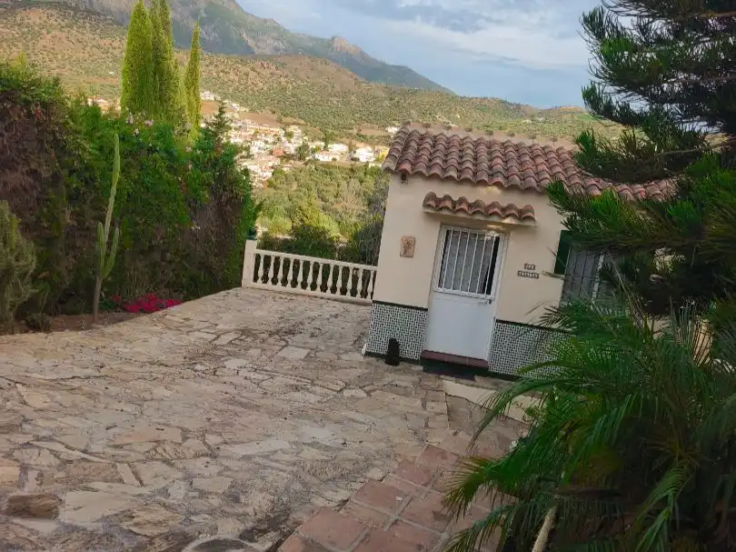 Houses for rent in Viñuela, Málaga