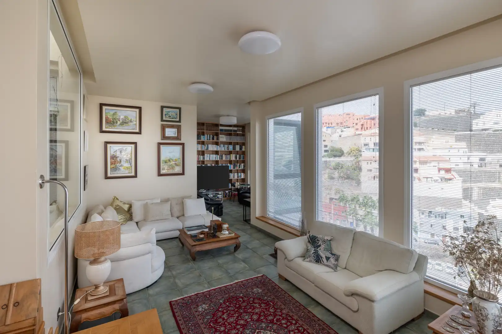 Sala d'estar de Casa o xalet en venda en Las Palmas de Gran Canaria amb Aire condicionat, Terrassa i Moblat