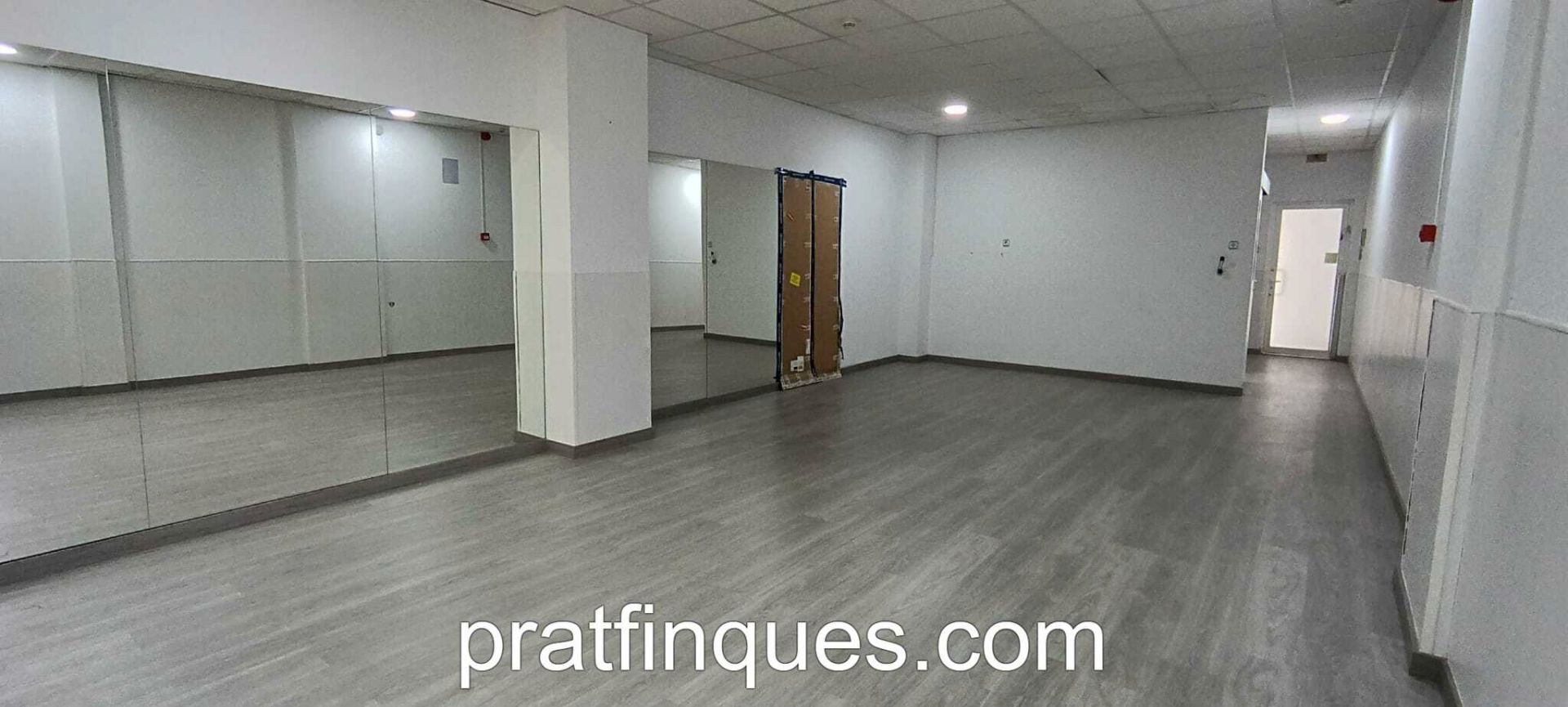 Local de alquiler en El Prat de Llobregat con Parquet