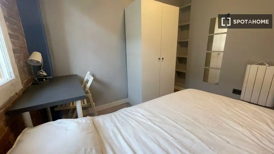 Bedroom of Flat for rent in Madrid  with Air Conditioner, Heating and Furnished