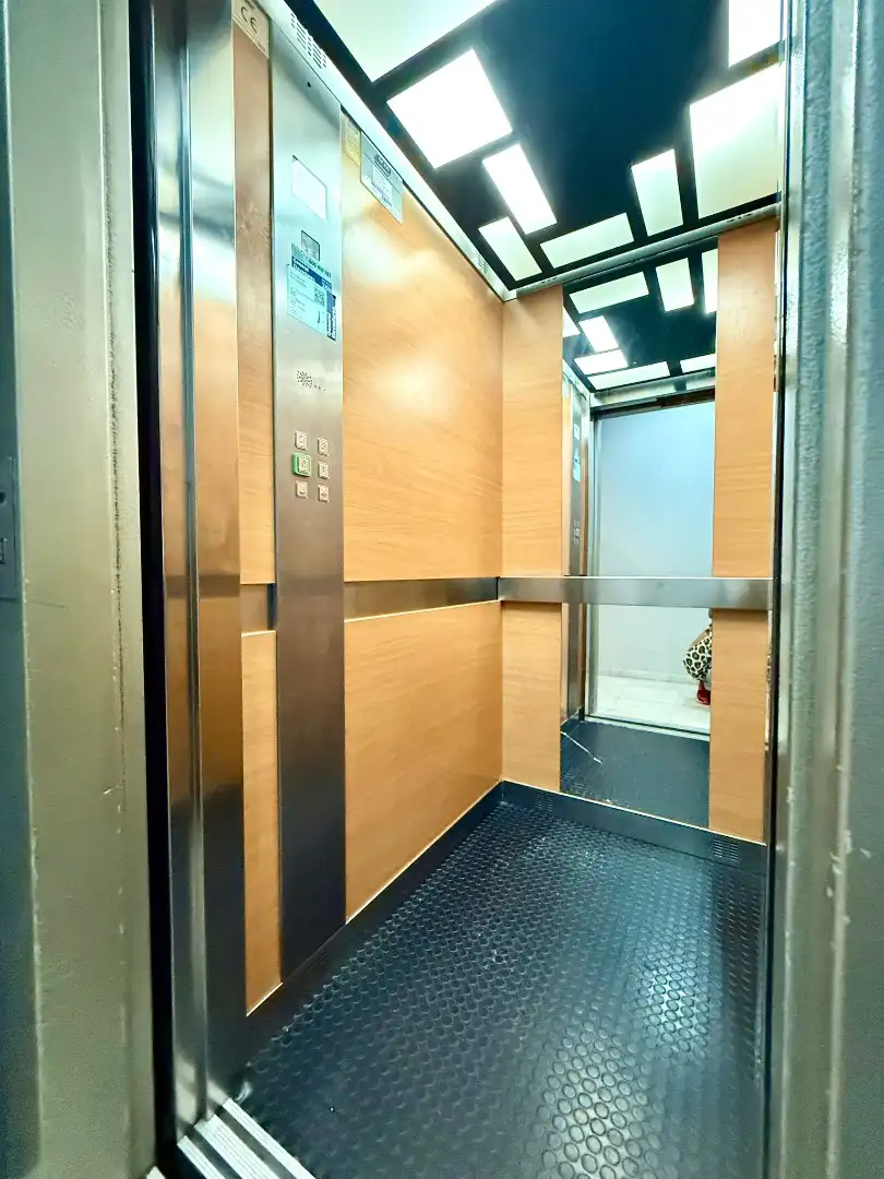 Immobles singulars amb ascensor en venda a Calle San Sebastián, imagen 3