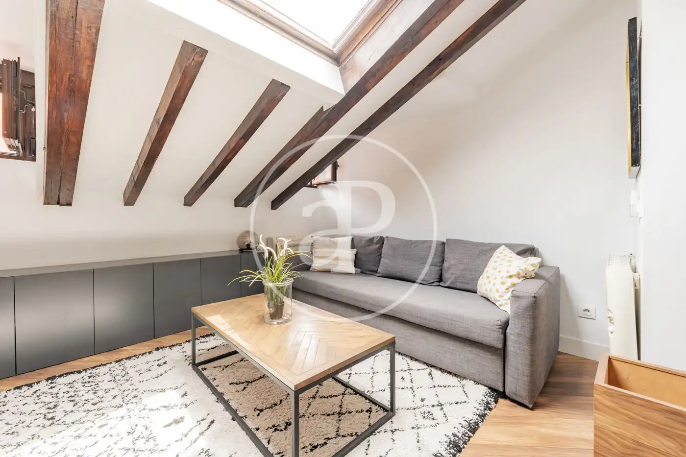 Wohnzimmer von Dachboden zum Verkauf in Madrid mit Klimaanlage, Heizung und Abstellraum