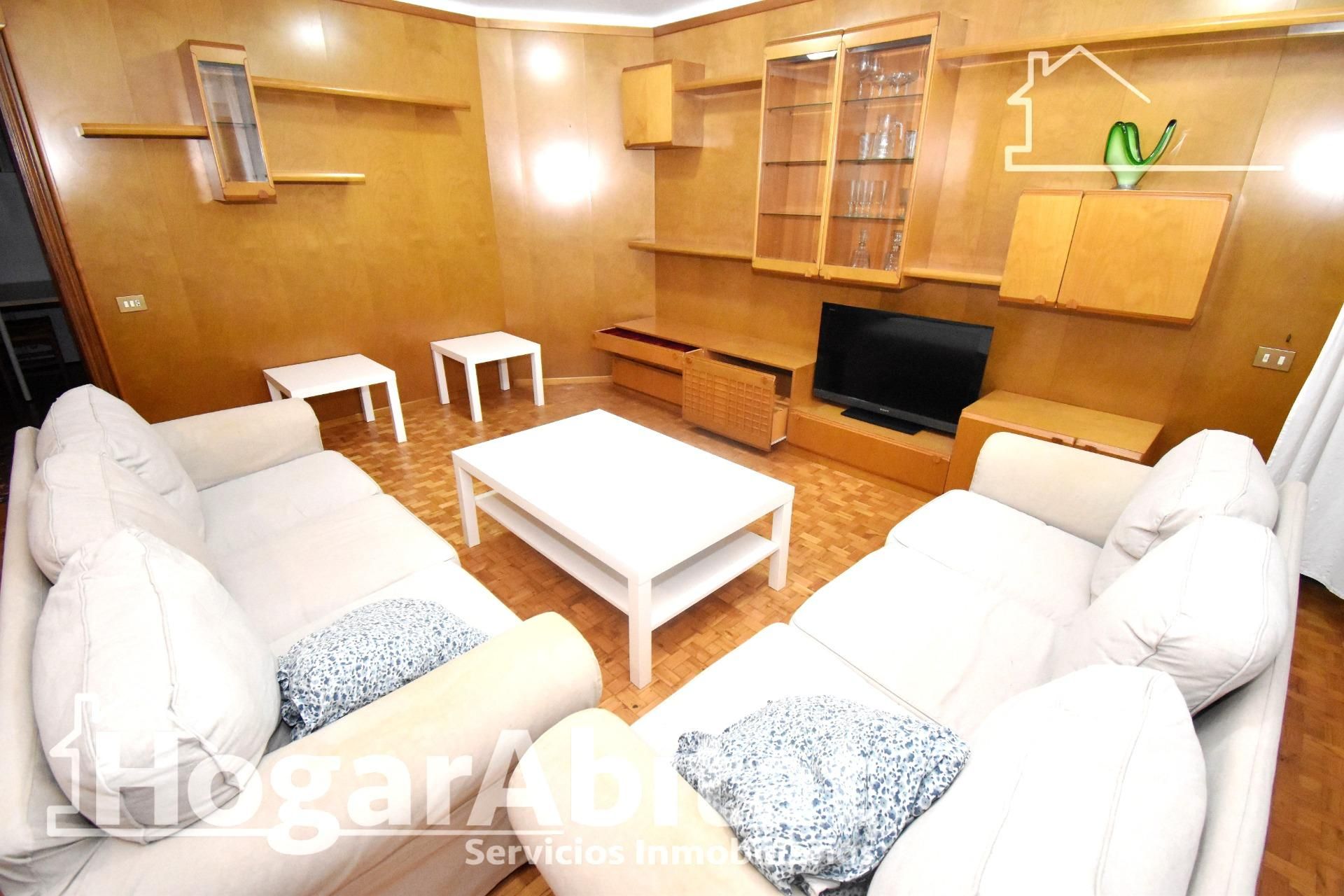 Flat for sale in Calle Amadeo I, Casco Histórico, Centro