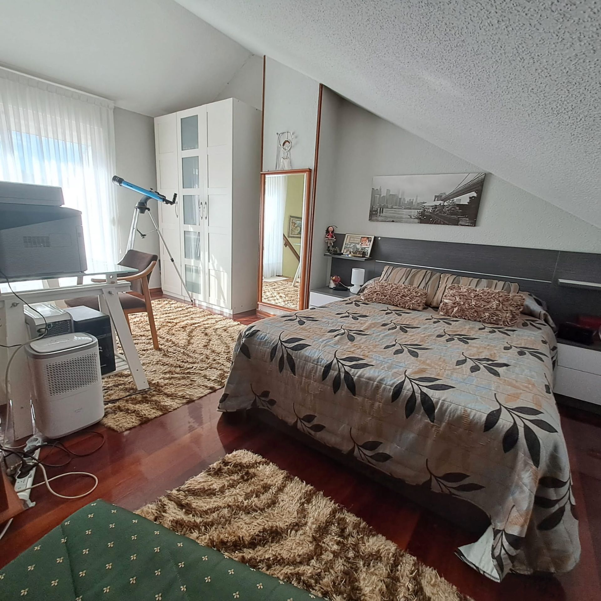 Dormitori de Casa o xalet en venda en Laredo amb Calefacció, Jardí privat i Terrassa