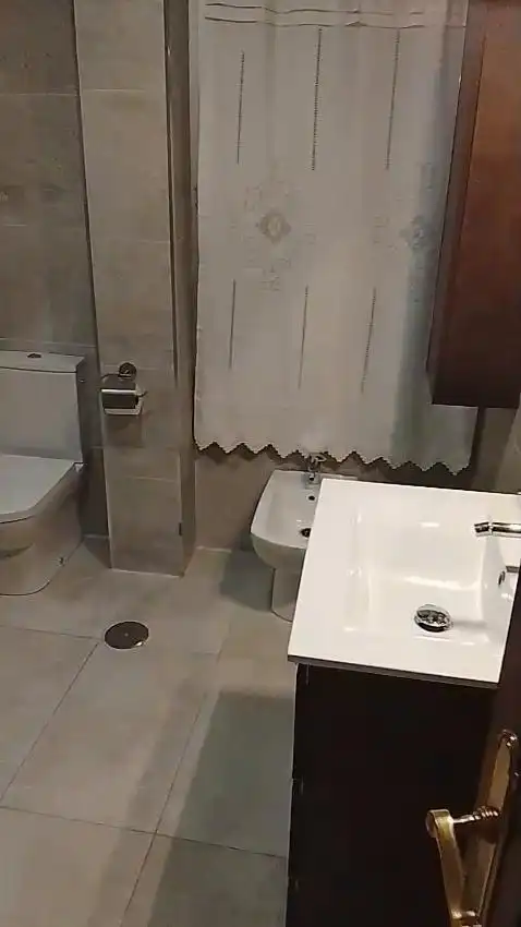 Bathroom of Flat for rent in Ronda