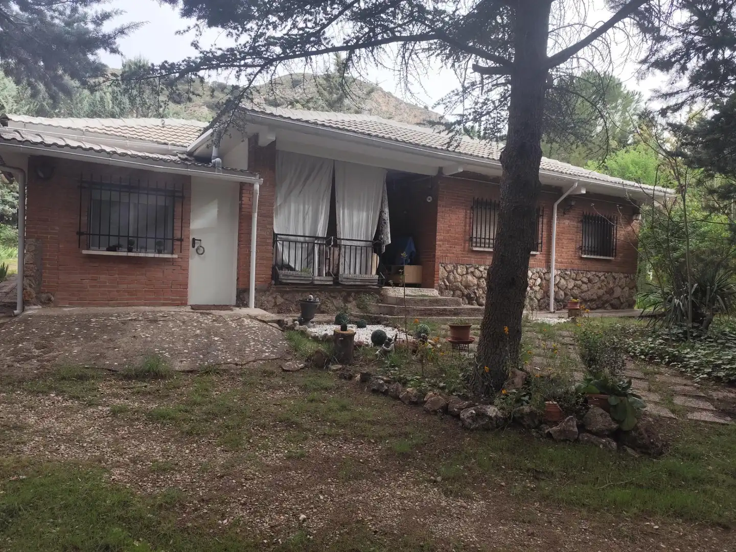 Vista exterior de Casa o xalet en venda en Hontoba amb Calefacció