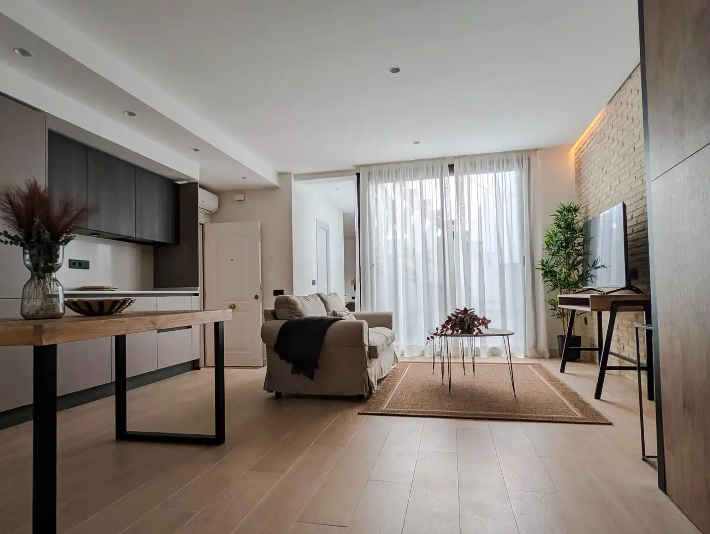 Living room of Flat for rent in Sanlúcar la Mayor  with Air Conditioner, Heating and Furnished