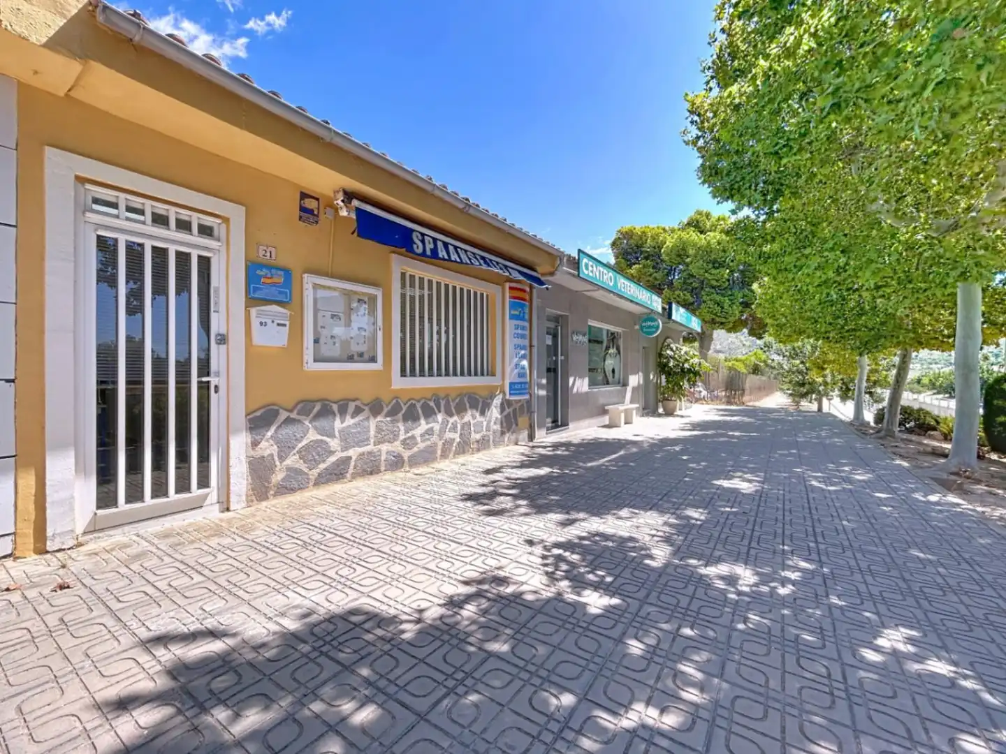 Vista exterior de Local en venta en L'Alfàs del Pi con Aire acondicionado