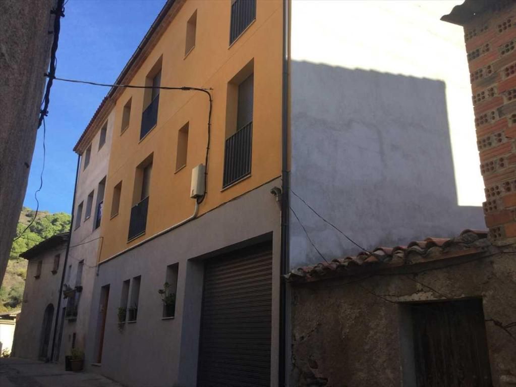 Exterior view of Garage for sale in Porrera