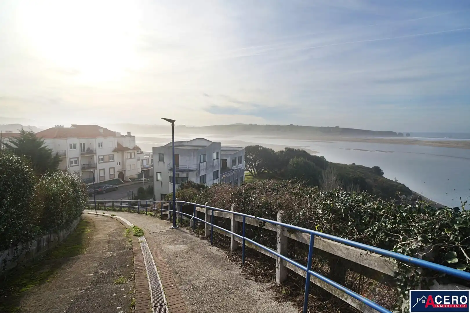 Vista exterior de Planta baixa en venda en Miengo amb Balcó