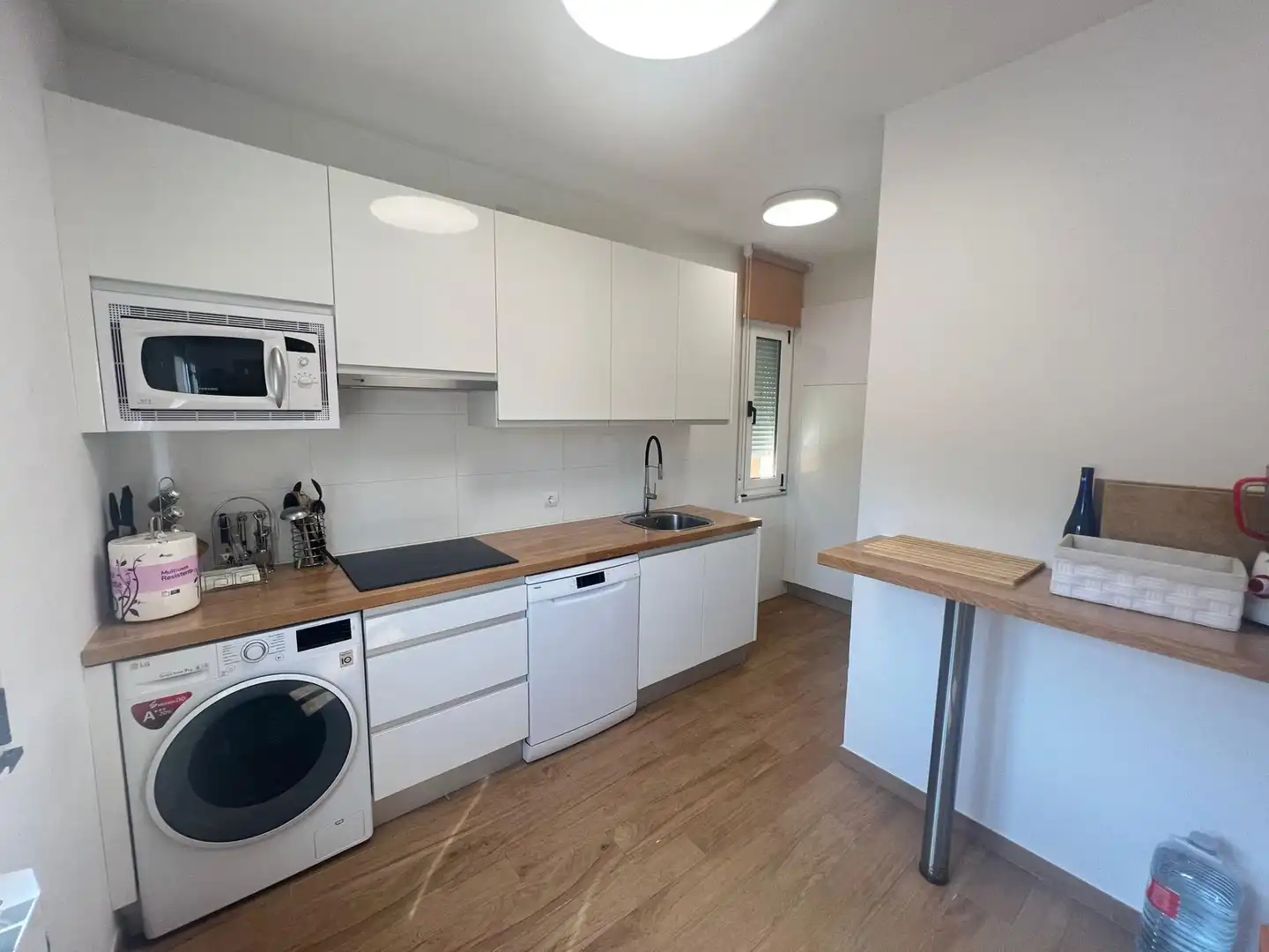 Cuina de Casa o xalet en venda en Ponferrada amb Jardí privat i Moblat