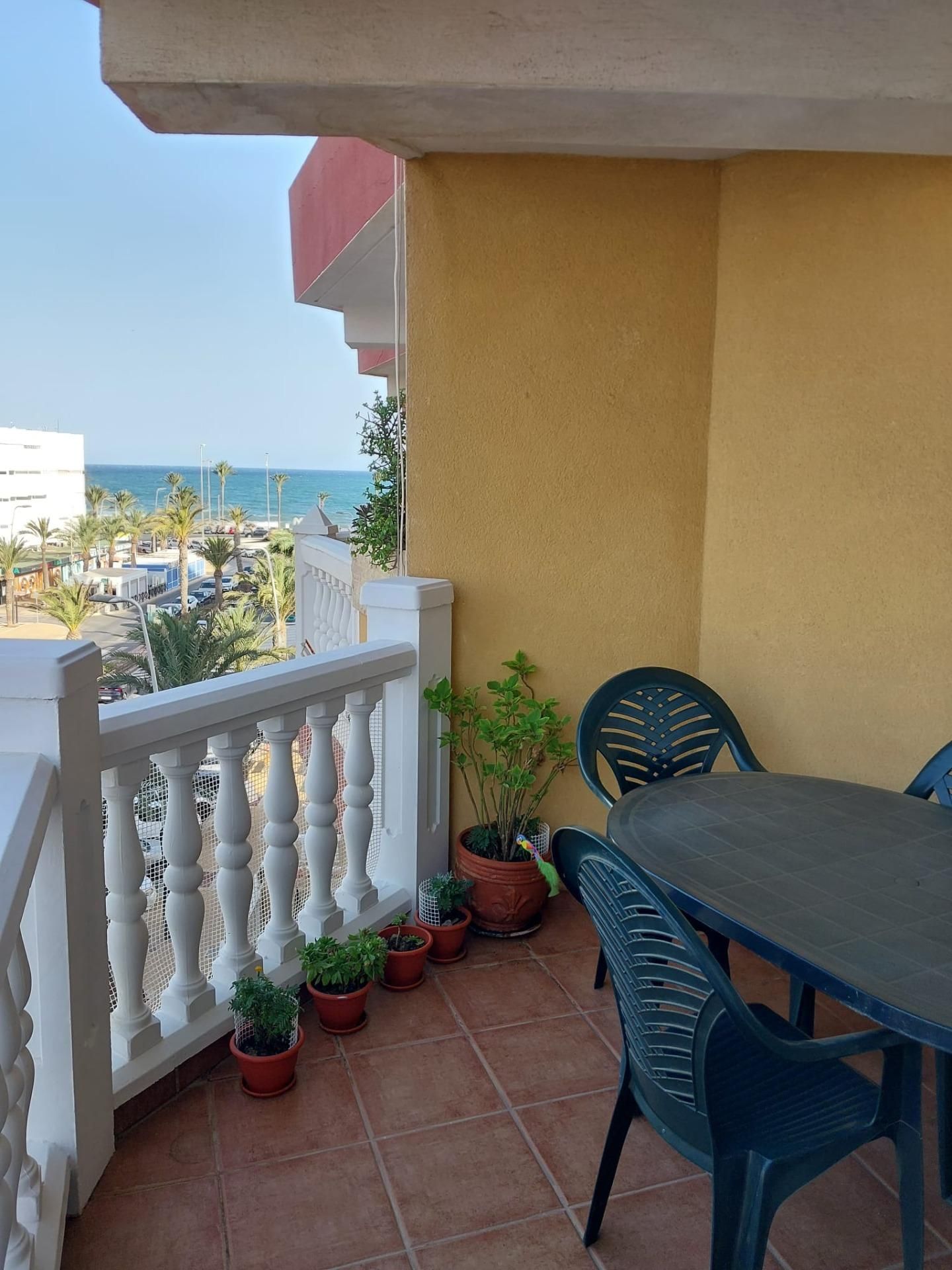 Terrassa de Pis de lloguer en Roquetas de Mar amb Jardí privat i Terrassa