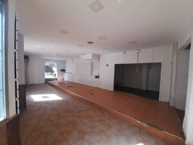 Local comercial en Alquiler en N/A, -1 en Teis