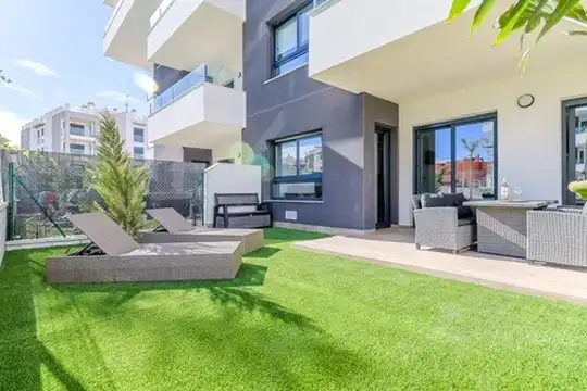 Erdgeschosswohnung mit Pool zum Verkauf in Orihuela Costa