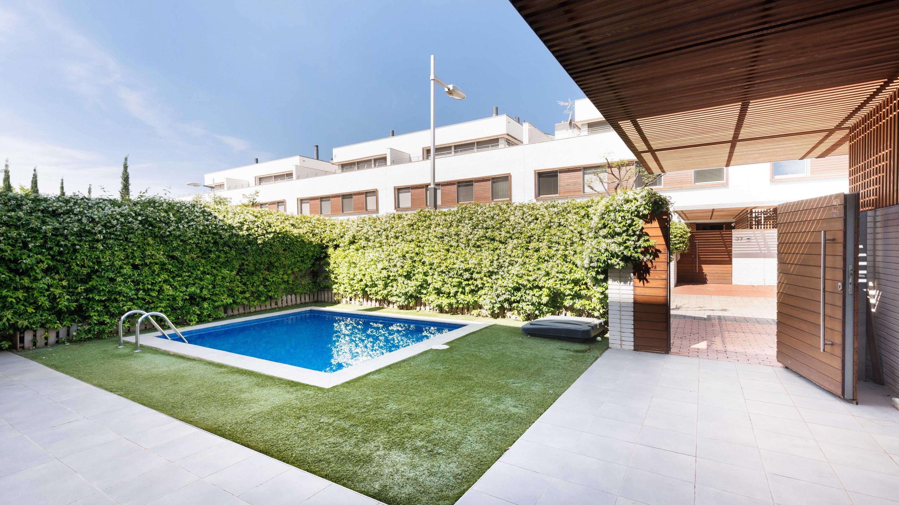 Piscina de Casa o xalet de lloguer en Sabadell amb Aire condicionat, Jardí privat i Parquet