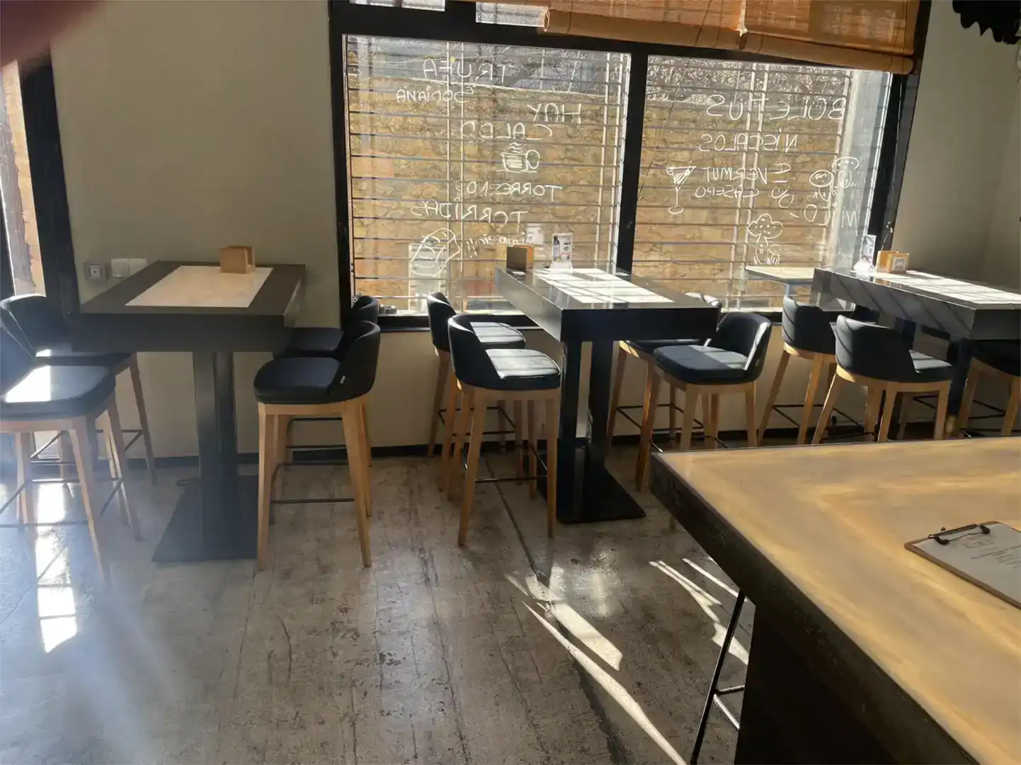 Local en venta en Medinaceli con Aire acondicionado