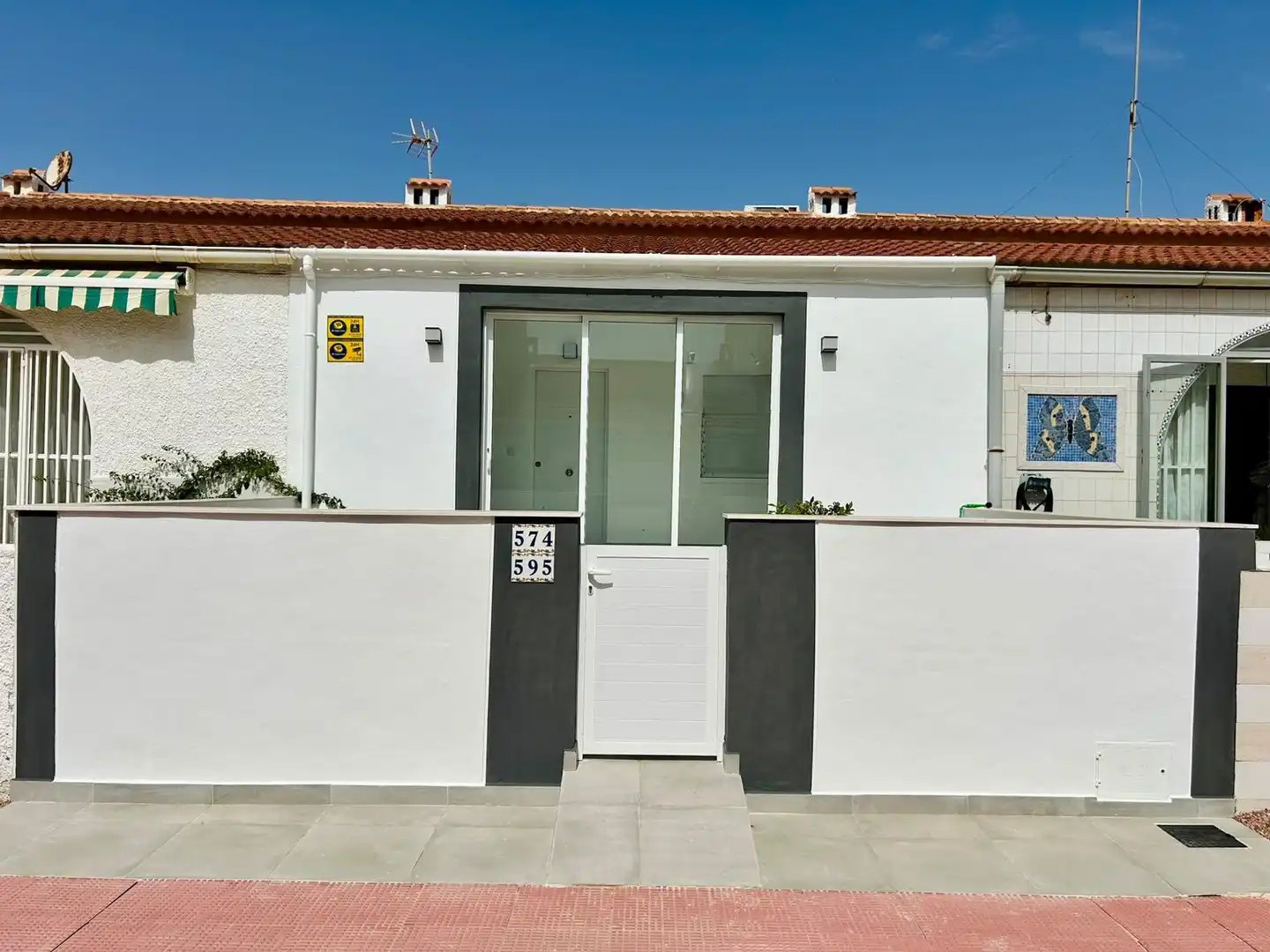 Exterior view of Houses for sale in Elche / Elx