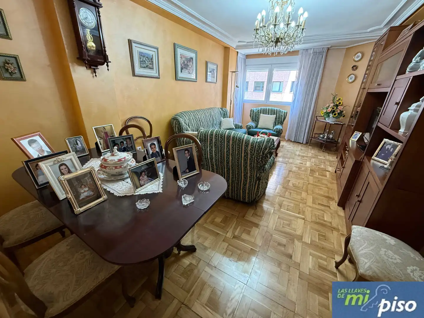 Sala d'estar de Pis en venda en Valladolid amb Calefacció, Parquet i Traster