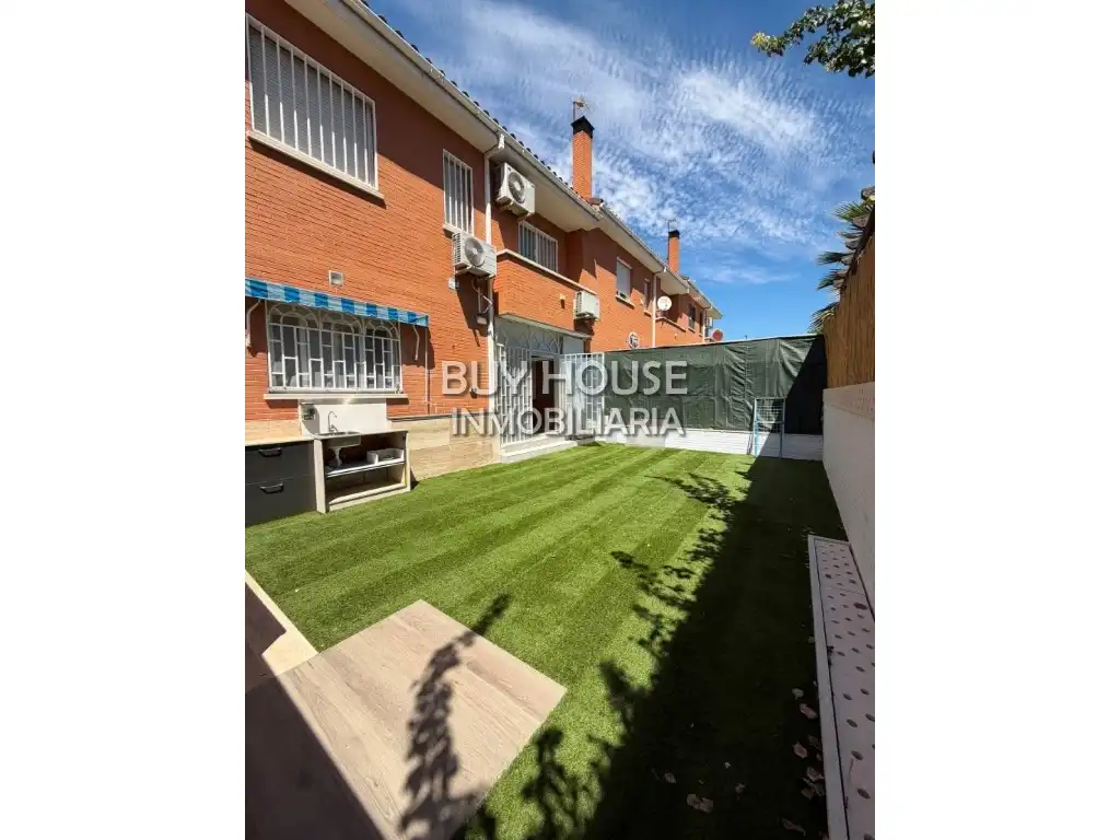 Vista exterior de Casa o chalet en venta en Illescas