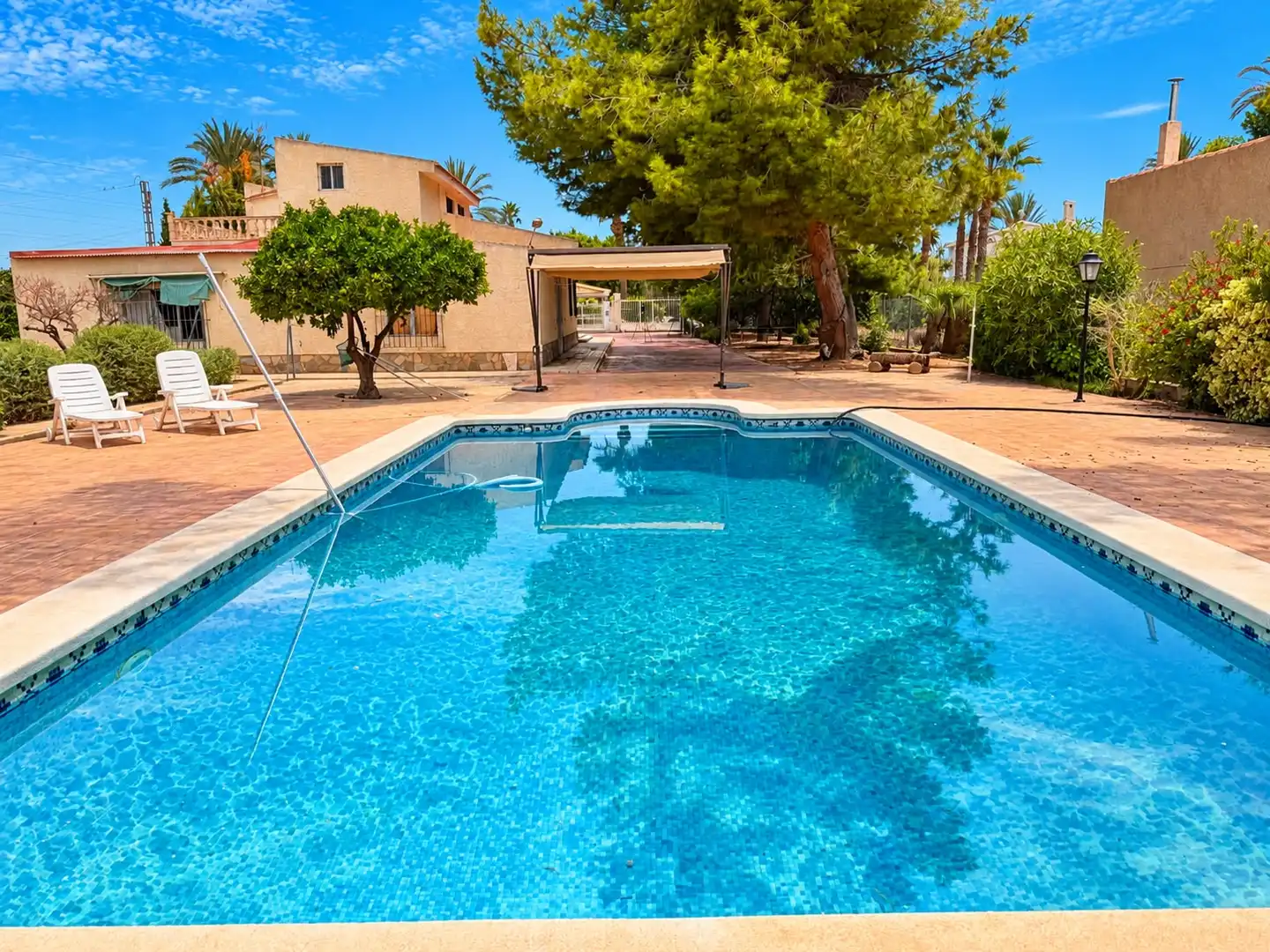 Detached house with pool for sale in Partida Daimes