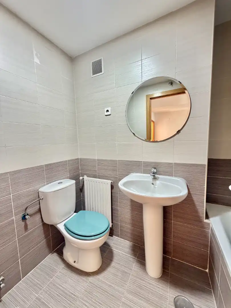 Baño de Piso en venta en Madrid con Calefacción y Trastero