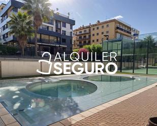 Vista exterior de Àtic de lloguer en  Granada Capital amb Aire condicionat, Terrassa i Piscina