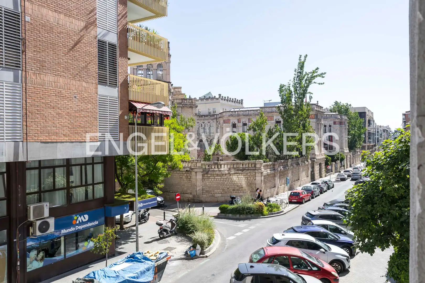 Außenansicht von Wohnung zur Miete in Madrid mit Klimaanlage, Heizung und Parkett