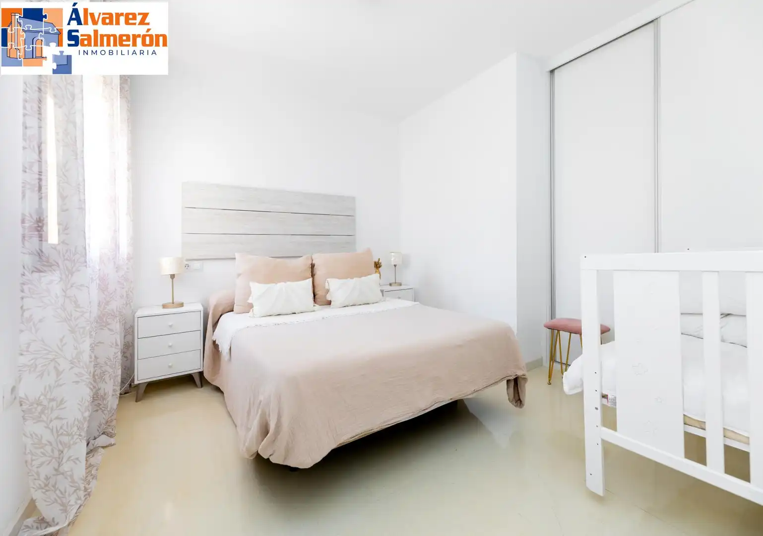 Dormitori de Apartament en venda en La Zubia amb Aire condicionat i Moblat