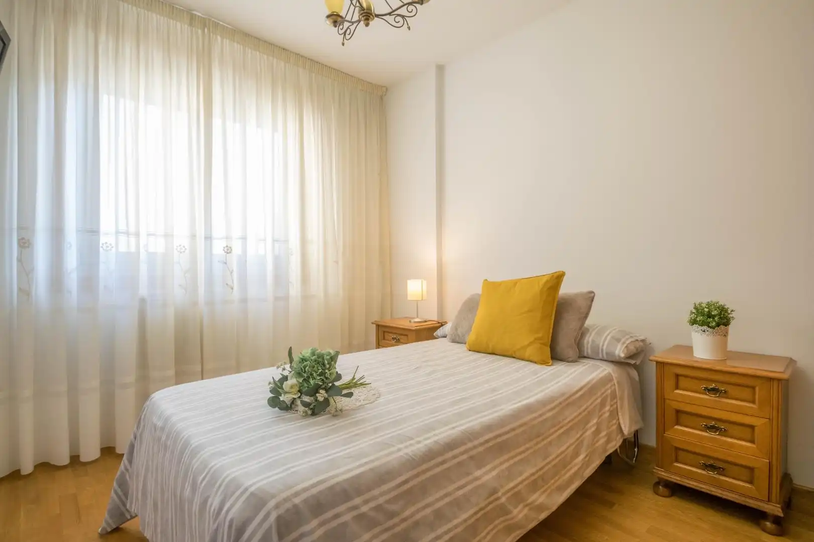 Schlafzimmer von Wohnung zum Verkauf in Culleredo mit Heizung, Parkett und Abstellraum