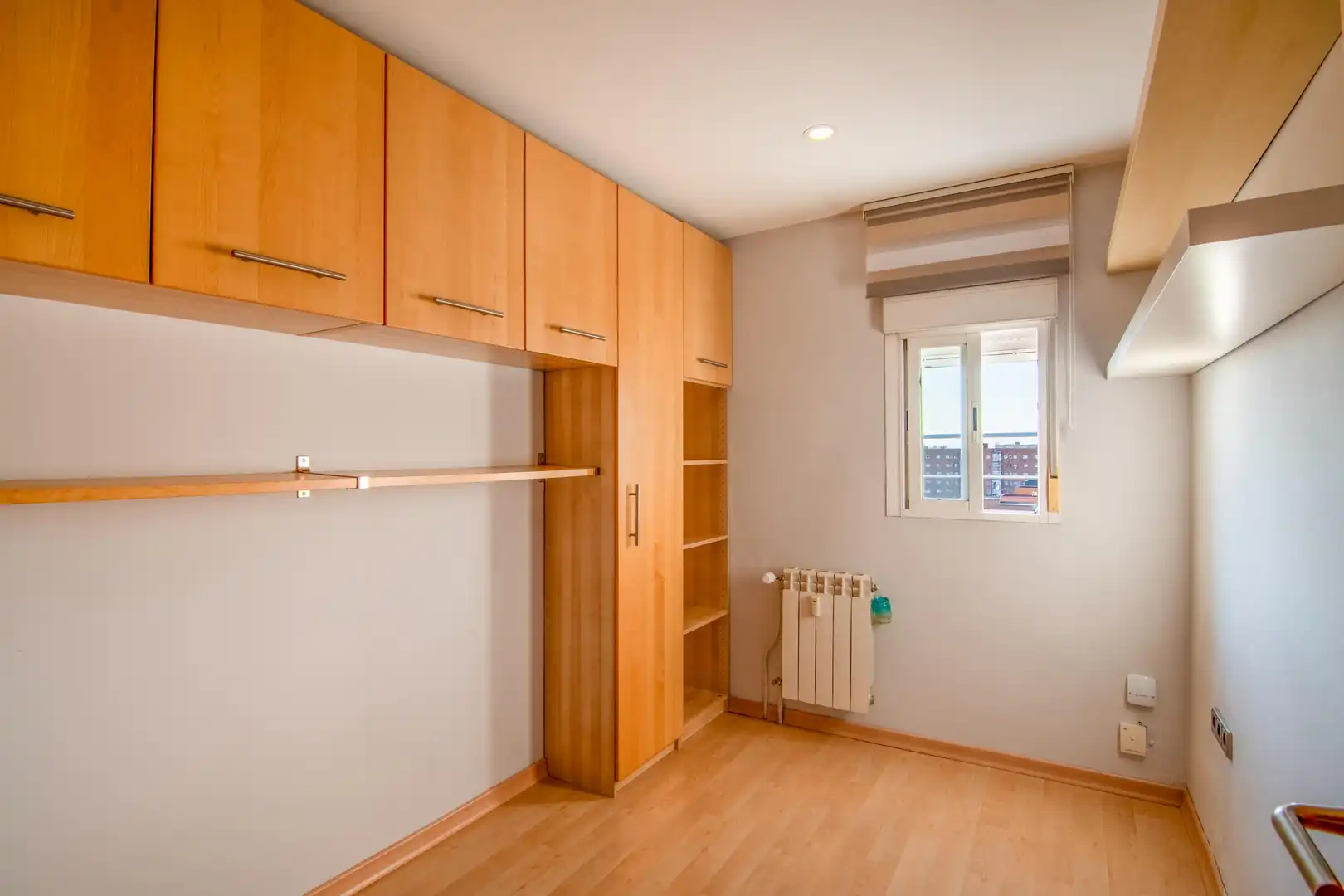 Habitación de Apartamento en venta en Alcorcón con Aire acondicionado, Calefacción y Jardín privado