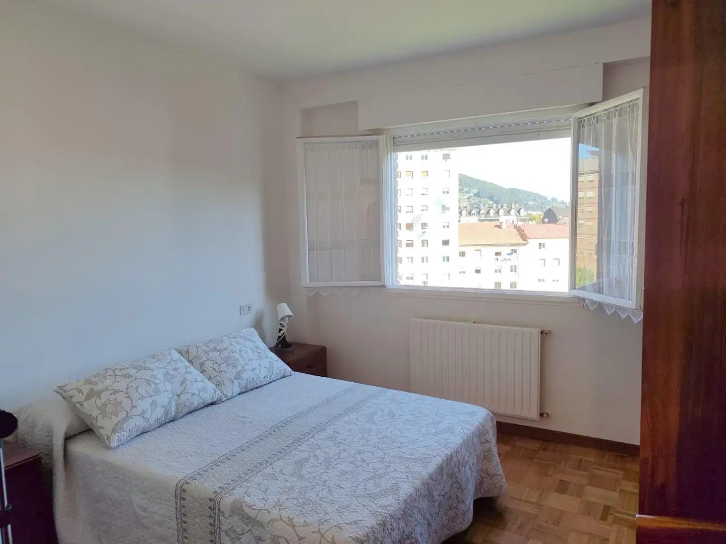 Bedroom of Flat for rent in Oviedo   with Heating and Furnished