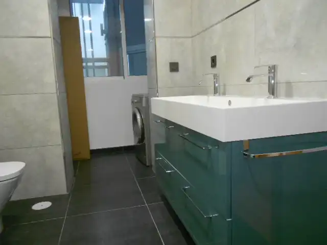 Bany de Pis de lloguer en Santiago de Compostela  amb Calefacció, Moblat i Forn