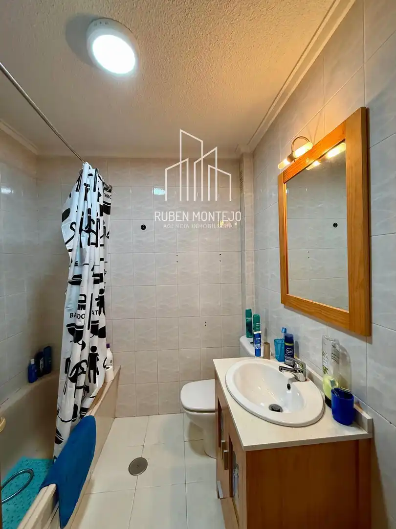 Badezimmer von Wohnung zur Miete in Salamanca mit Heizung, Parkett und Terrasse